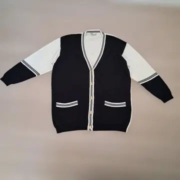 Ferragamo 가디건.