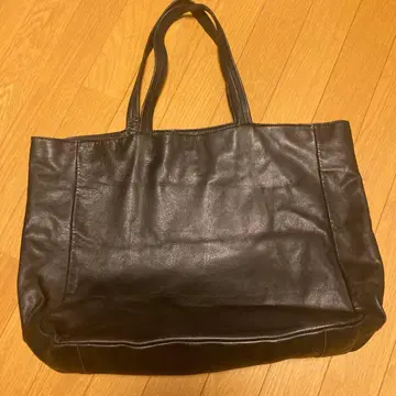 CLASKA 블랙 가죽 토트백