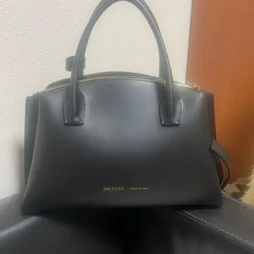 IACUCCI 블랙 가죽 핸드백