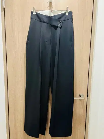 TWILL 허리 크로스 턱 팬츠