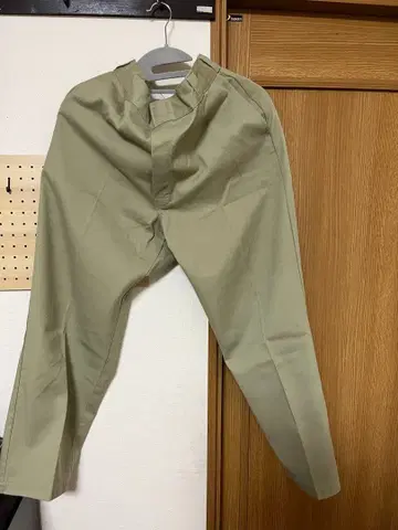 Dickies 베이지 치노 팬츠