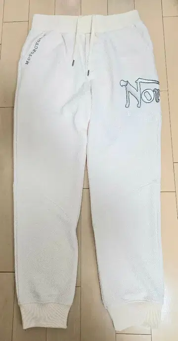 [ 새상품 ] Norton 플리스 조거 팬츠 크림색