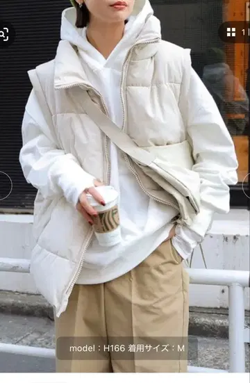 스탠드 칼라 페이크 다운 충전솜 베스트