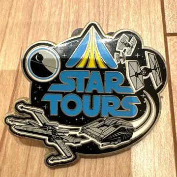 스타 투어스 핀 배지