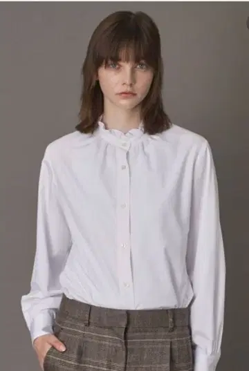 드레스트리아 스탠드 프릴 블라우스 화이트