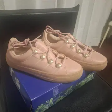 [ 새상품 미사용 ] 여성용 스니커즈 핑크 23.5cm 골드 스터드