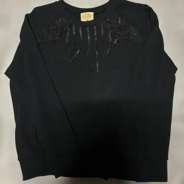 블랙 레이스 장식 트레이닝복