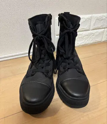 22.5cm 유니클로C 패디드 레이스업 부츠 블랙