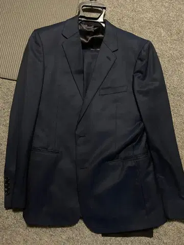 유나이티드 애로우즈 수트