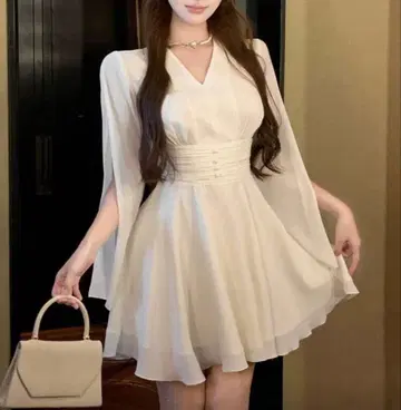 화이트 플레어 슬리브 A라인 드레스