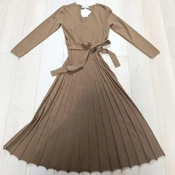 택 포함 새상품 Virca 브라운 플리츠 니트 원피스 정가 16280