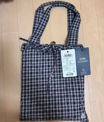 COYSEIO SUBU FLUFF CHECK 패딩 쇼핑백