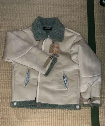 무스탕풍 자켓 크림색