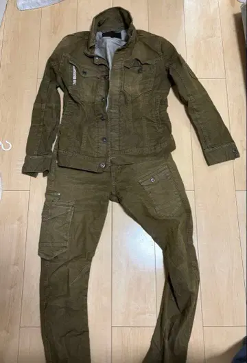 아이즈 프론티어 작업복