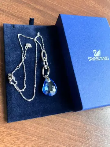 SWAROVSKI 스와로브스키 목걸이 블루스 와로 티어드롭