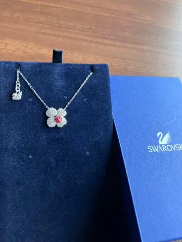 SWAROVSKI 스와로브스키 목걸이 무당벌레 클로버 네잎클로버