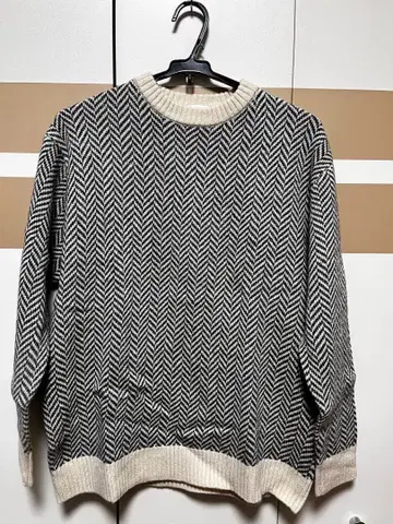 ROSSO 헤링본 니트 스웨터 S 사이즈