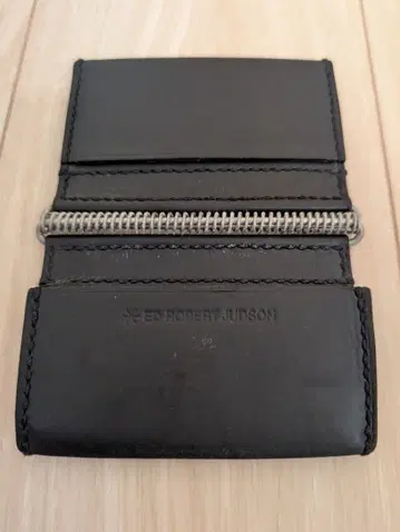 ED ROBERT JUDSON 블랙 가죽 카드 케이스