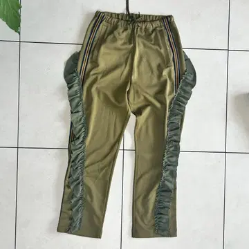 고투 할리우드 카키 프릴 저지 2