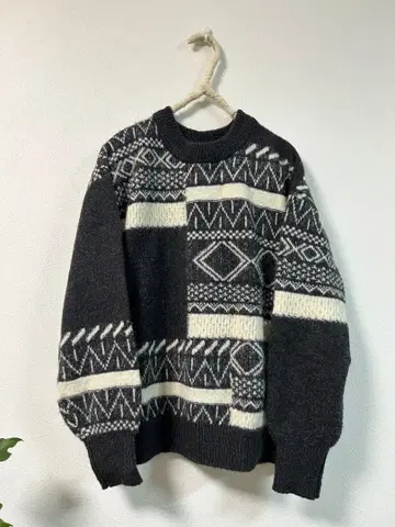 새상품급 펠리시모 리브 인 패치워크 패턴 니트 스웨터 다크 그레이