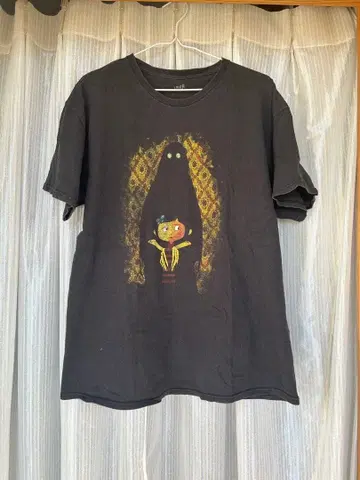 코라라인과 버튼의 마녀 셔츠 블랙