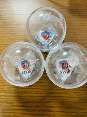 B'z LIVE-GYM 2025 피크 배지