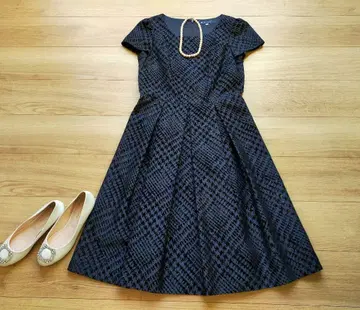 새상품급 엠즈 그레이시 라메 패턴 플레어 원피스 40 사이즈