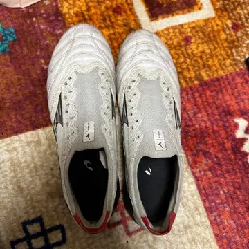 미즈노 모렐리아 II 축구화