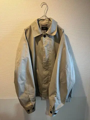 SLICK 베이지 오버 사이즈 숏 블루종