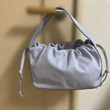 새상품급 이아쿠치 라벤더색 핸드백 숄더백