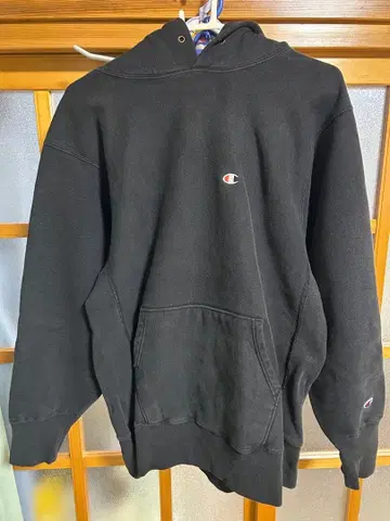 Champion 블랙 후드티 후드 부착