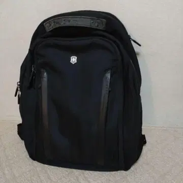 Victorinox 블랙 백팩