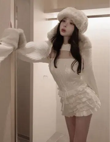 Darich 화이트 프릴 니트 셋업