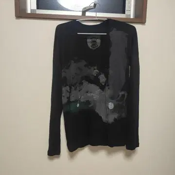 블랙 그래픽 프린트 긴팔 T셔츠