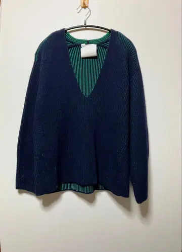 저널 스탠다드 리룸 V넥 니트