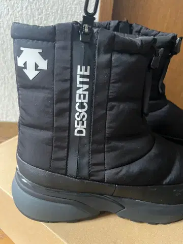 DESCENTE 블랙 부츠
