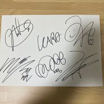 KARA의 사인 색지