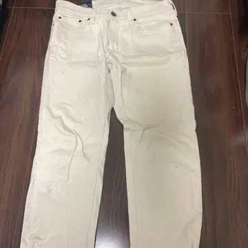 화이트 스트레이트 데님