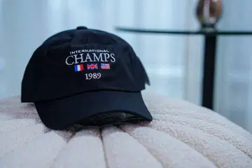 INTERNATIONAL CHAMPS 블랙 야구 모자