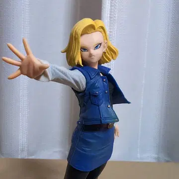 드래곤볼 18호 피규어 상자 없음