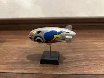 컬러풀 물고기 무늬 비행선 캡슐 토이 오카모토 타로