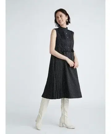 CELFORD A라인 플리츠 원피스 도트 프릴 금장 버튼 절개 원피스