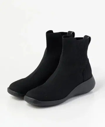 [새상품] 택 포함 방수 / 세탁 가능한 스니커즈 부츠 steppI 블랙