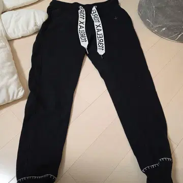 1PIU1UGUALE3 블랙 스웨트 팬츠