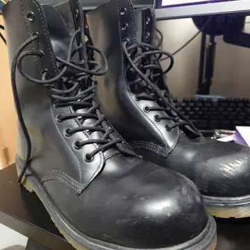 UK10 dr.Martens 마틴 10홀 스틸토