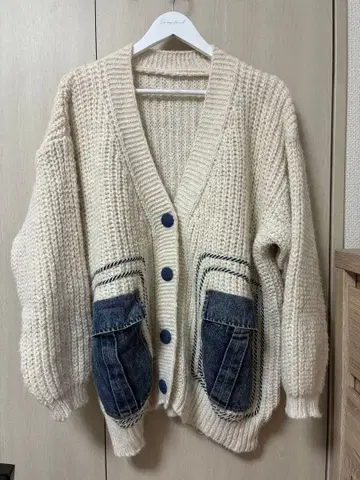 에시카 니트 가디건 데님 포켓 V넥