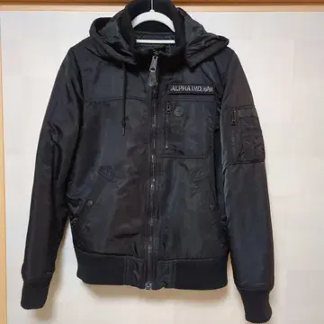 ALPHA INDUSTRIES 블랙 MA-1 자켓