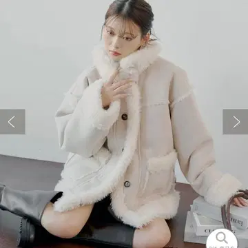 아이보리 플리스풍 퍼 부착 자켓