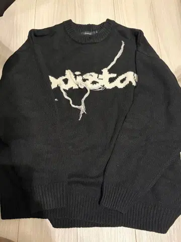 로고 블랙 니트 스웨터