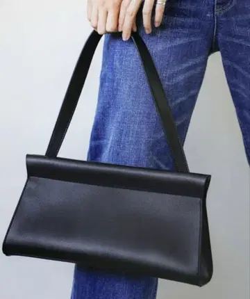 quaranciel 렉탱글 원 핸들 숄더백 블랙